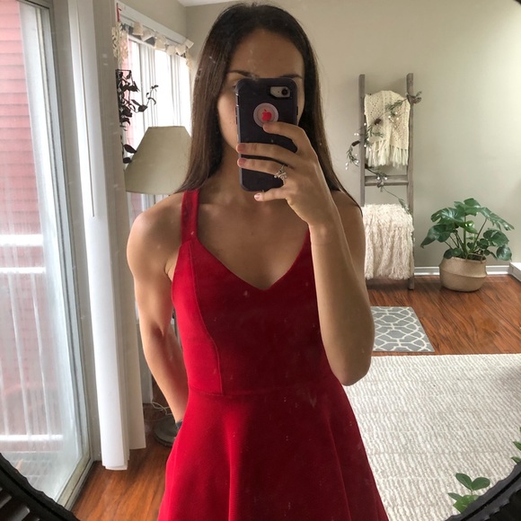 Red Flowy Forever 21 Dress 🌹 - Picture 4 of 4